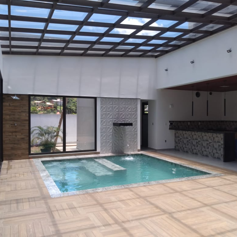 Piscina sob medida em Juiz de Fora: exemplo de piscina in door sob medida (Foto: iGui Conceito)
